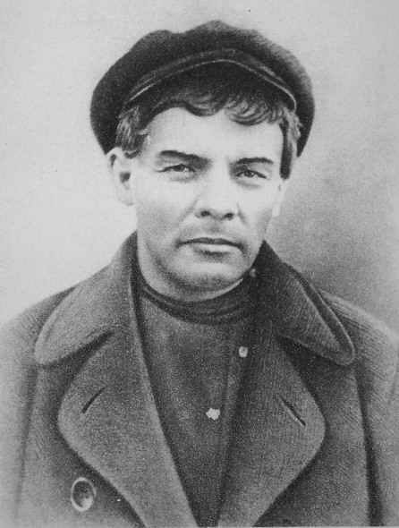 Lenin clean-shaven and in a wig, disguised as a worker, August 1917